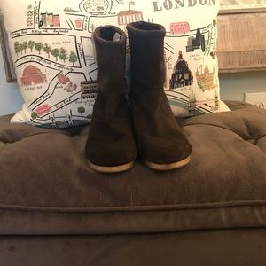 Brown Booties in Excellent Condition / Size 4